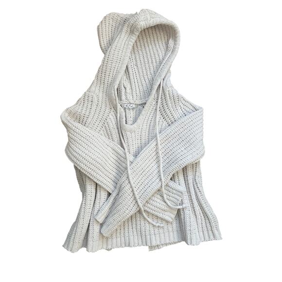 Cropped hooded cream knit sweater - Picture 1 of 4